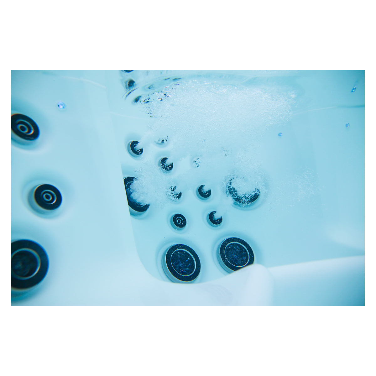 Wellis Wibe Avatar Cinema 6 places Ice White — détail du spa